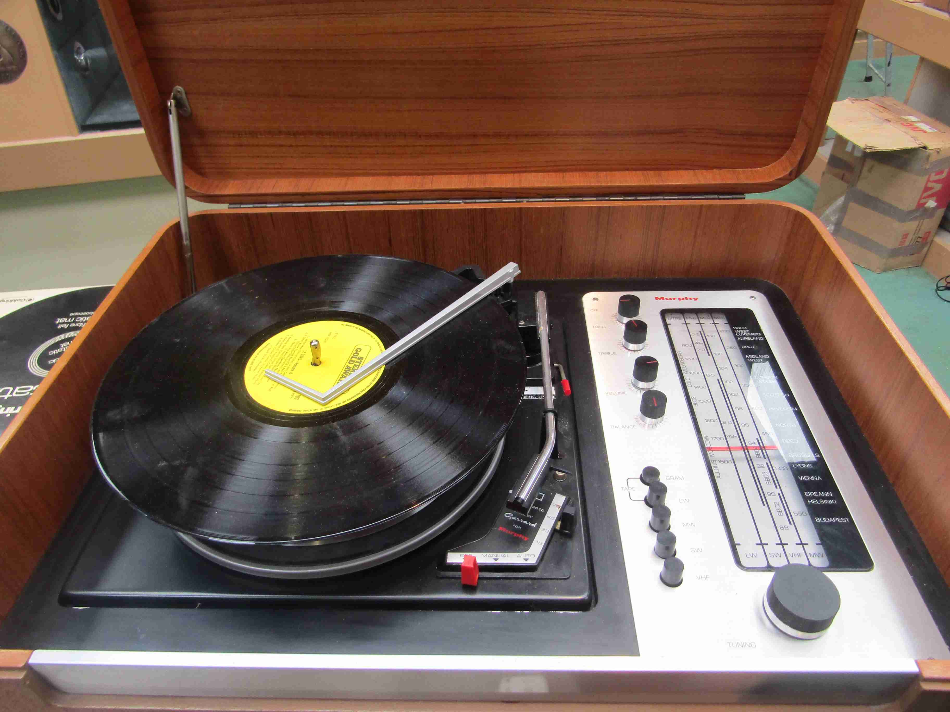 A Murphy A 900 SR ' Stereo Cube' radiogram with one speaker - Image 2 of 2