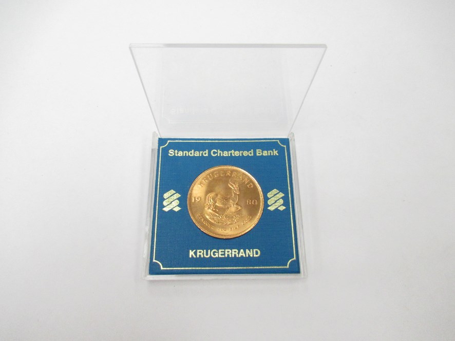 A 1980 South African Krugerrand with Chartered Bank plastic case - Image 3 of 3