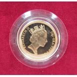 An EIIR Royal Mint 1985 gold proof sovereign with case