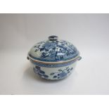 An 18th Century Chinese export lidded tureen with garden fence pattern