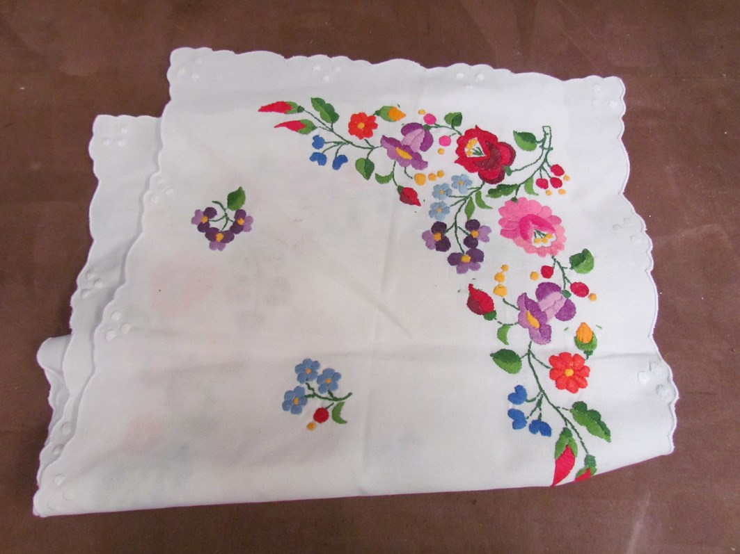 Hungarian hand embroidered table runner, 32" x 12.