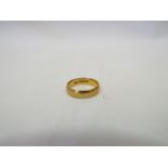 A 22ct gold gentleman's wedding band