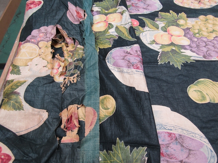 A quantity of 19th Century French and English cotton and chintz and mid 20th Century large scale - Image 3 of 8
