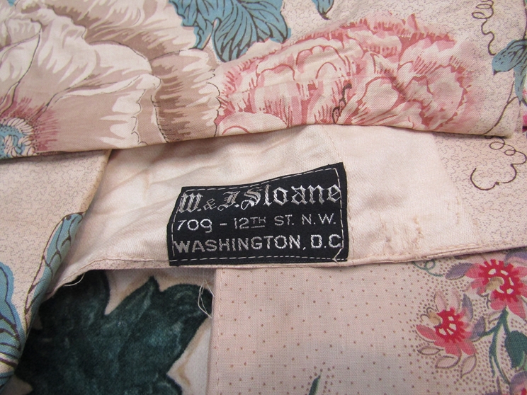 A quantity of 19th Century French and English cotton and chintz and mid 20th Century large scale - Image 4 of 8