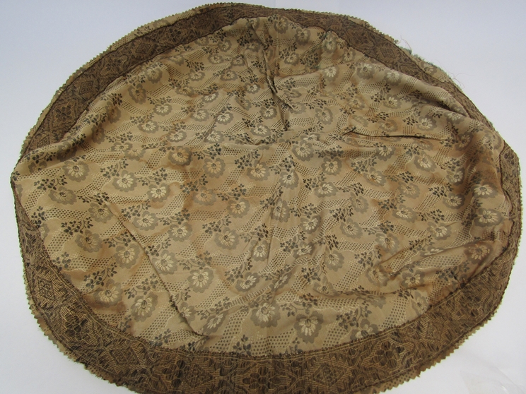 A number of 18th, 19th and early 20th Century silks, jacquard and damasks , various sized pieces. - Image 21 of 22