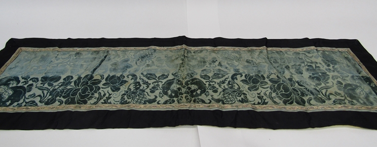 A good quantity of 18th, 19th and early 20th Century silks, woven textiles, - Image 12 of 12