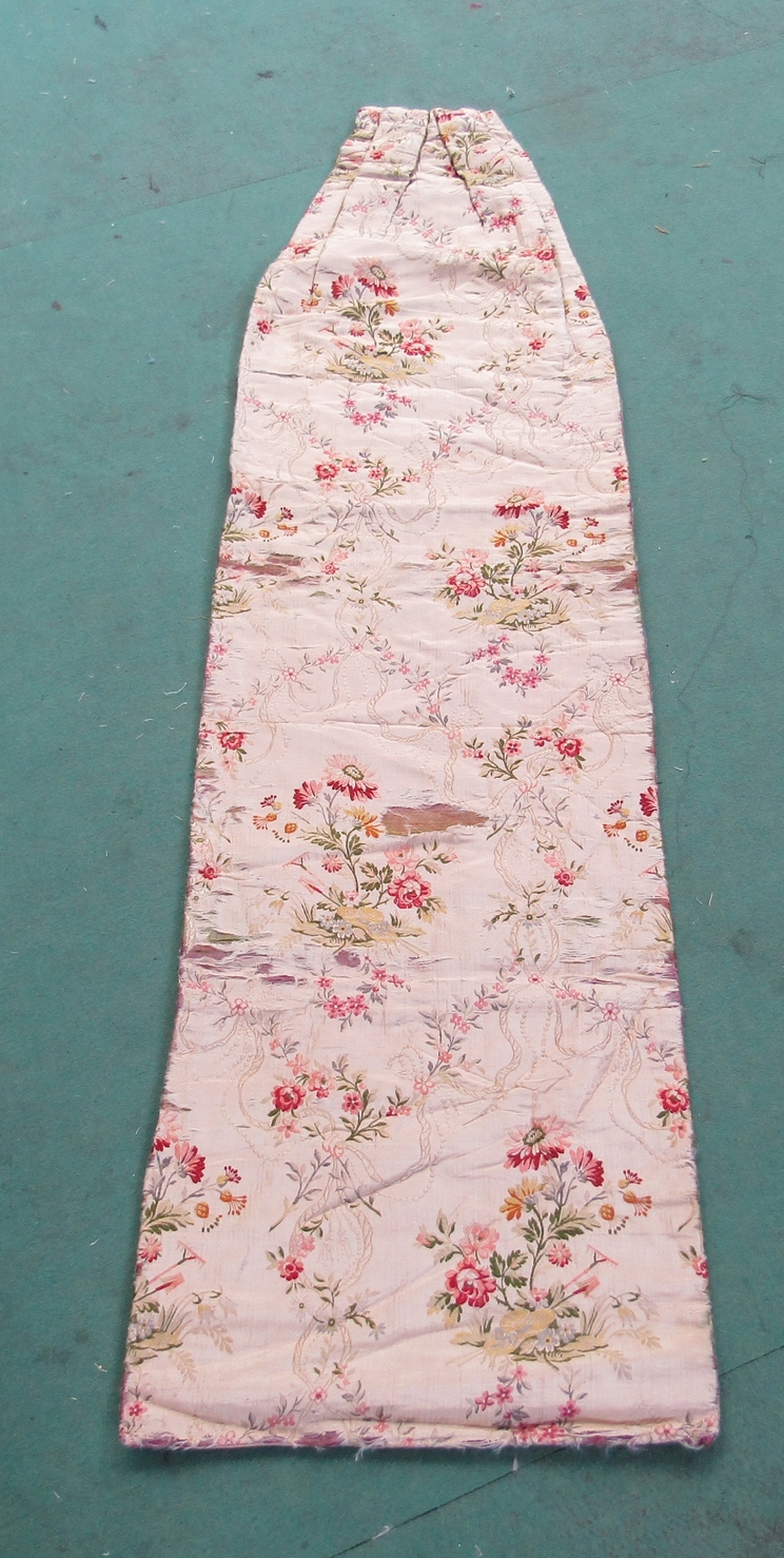 A good quantity of 18th, 19th and early 20th Century silks, woven textiles, - Image 6 of 12