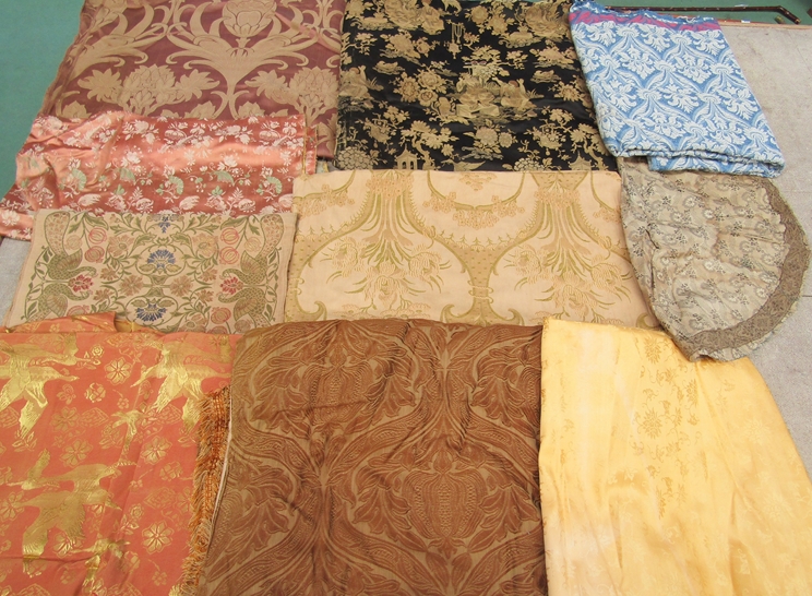A number of 18th, 19th and early 20th Century silks, jacquard and damasks , various sized pieces. - Image 11 of 22