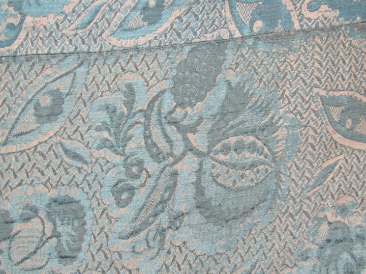 An extremely beautiful 18th Century "Bizarre" silk 180cm x 210cm approx, tones of blue. - Image 3 of 3