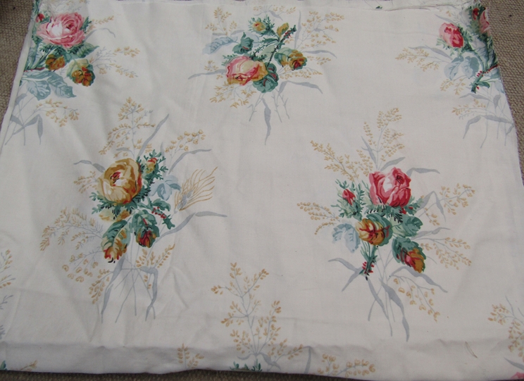 A considerable quantity of wonderful early to mid 20th Century large scale floral design, - Image 11 of 11