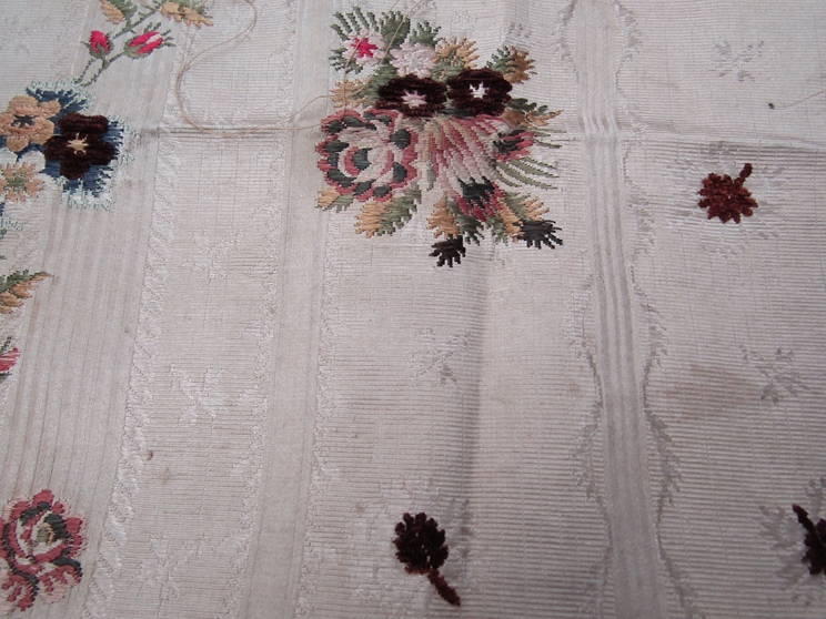 A number of 18th, 19th and early 20th Century silks, jacquard and damasks , various sized pieces. - Image 3 of 22