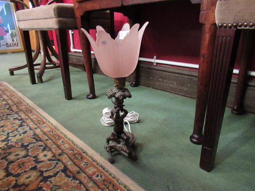 An ornate bronzed table lamp in the form of a putti seated on alligator under branching grapevines - Image 2 of 3