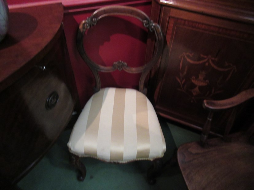 A pair of Victorian walnut balloon back chairs with carved decoration on scroll foot cabriole fore - Image 2 of 2