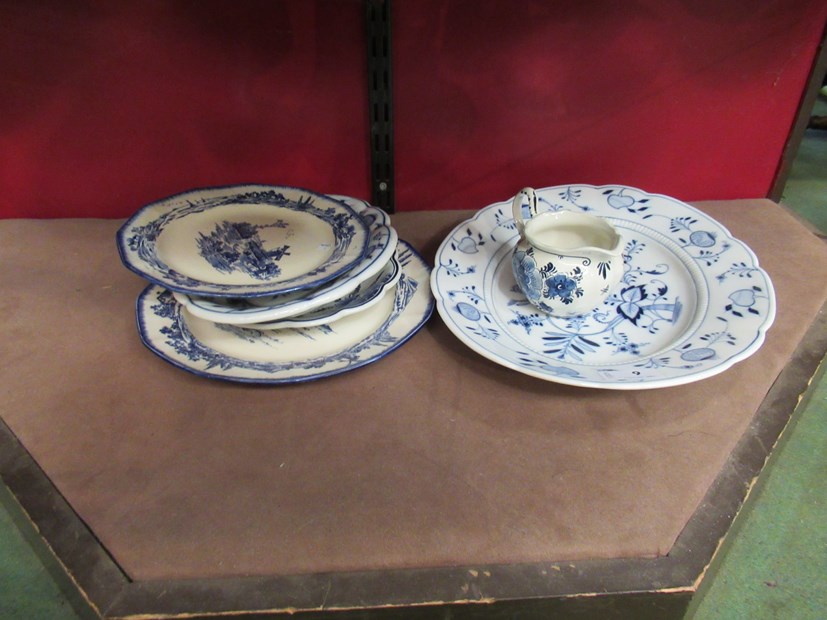 A selection of blue and white ceramics including Royal Doulton Norfolk pattern plates (6)