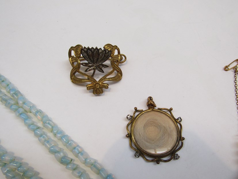Five items of Middle 20th Century costume jewellery including a pearl articulated brooch in the - Image 2 of 3