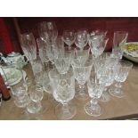 A quantity of mixed glassware,