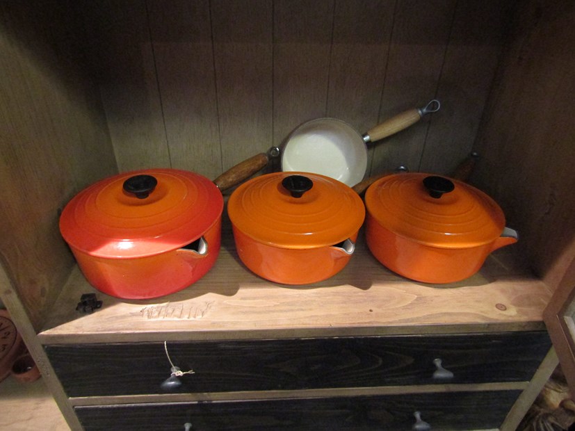 A quantity of Le Creuset cooking pans