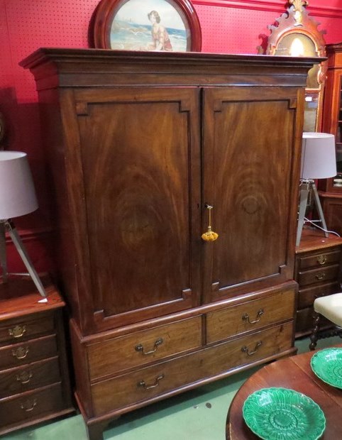 An early Victorian mahogany full hanging wardrobe the two doors over faux base drawers on bracket - Image 2 of 4