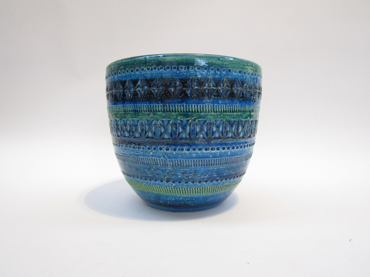 A Bitossi Italian pottery planter in 'Rimini Blu' by Aldo Londi. 17.5cm diameter x 15.