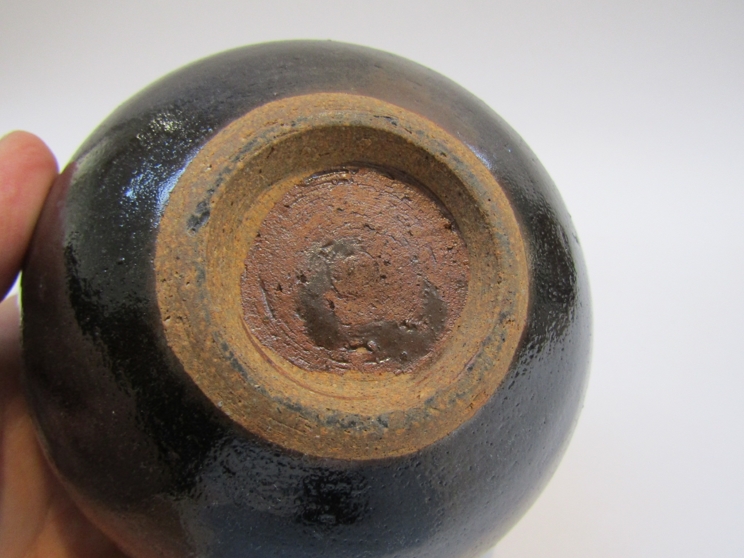 In the manner of Shoji Hamada (1894-1978) A studio pottery small vase, - Image 4 of 4