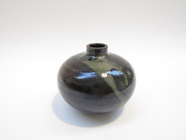 In the manner of Shoji Hamada (1894-1978) A studio pottery small vase, - Image 2 of 4
