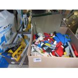 A box of mixed loose Lego and a box of loose Meccano