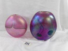 2 Ditchfield Glasform Studio irridescent glass vases, 13 cm and 15 cm.