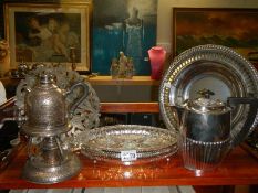 A mixed lot of silver plate.