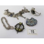A mixed lot of jewellery including silver.