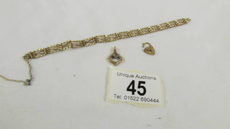 A 9ct gold bracelet with padlock but no clasp. 4.5 grams. - Image 2 of 5