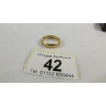 A 9ct gold wedding ring, size W, 4.5 grams.