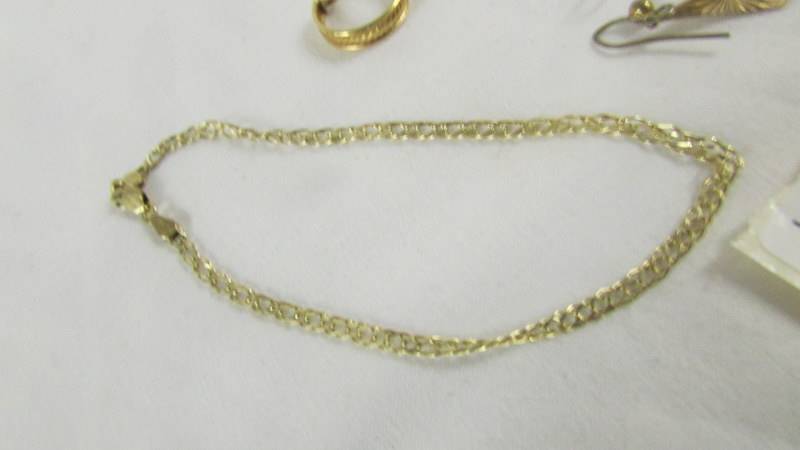 A 9ct gold bracelet and 2 pairs of 9ct gold earrings, 4.7 grams. - Image 3 of 3