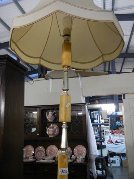 A standard lamp - Image 3 of 3