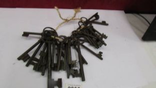 A bunch of approximately 30 19th century iron and steel keys.