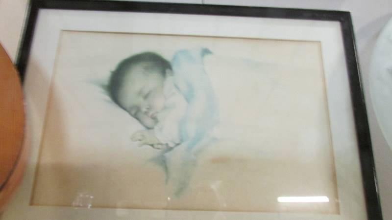 A pair of framed and glazed baby prints. - Image 3 of 3