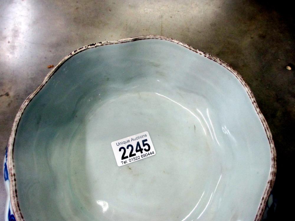 A Chinese blue and white bowl. ****Condition report**** No damage. - Image 4 of 8