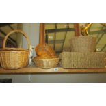 A mixed lot of basket ware.