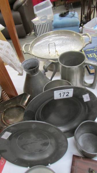 A mixed lot of pewter and other metal ware. - Image 2 of 3