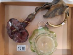 2 decorative glass ornamental items