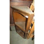 An oak corner shelf. ****Condition report**** Dimensions are; Height 84cm.