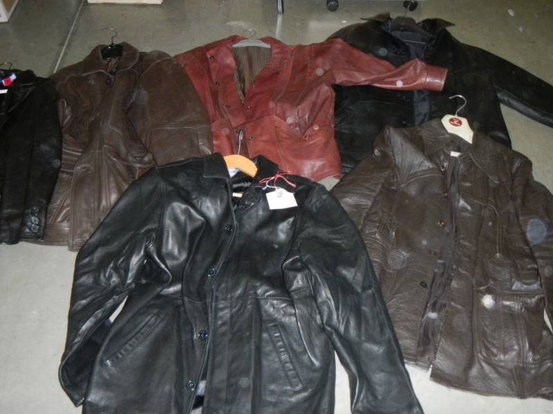 6 men's jackets, leather and faux leather, various styles and sizes.