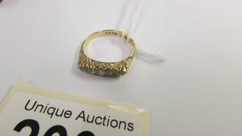 An 18ct 5 stone vintage yellow gold diamond ring, size N half. - Image 3 of 3