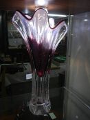 An excellent tall Murano style art glass vase, 37 cm tall, in good condition.