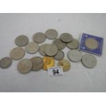 A mixed lot of commemorative coins including 5 Churchill 1965, 3 1977 silver jubilee,