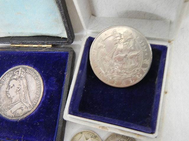 A quantity of silver coins and a Queen Elizabeth II £5 coin. - Image 6 of 7