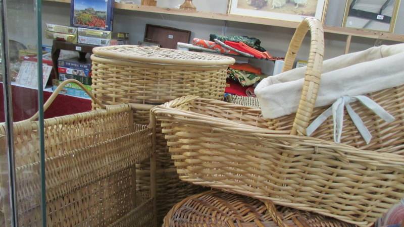 A good lot of basket ware. - Image 2 of 3
