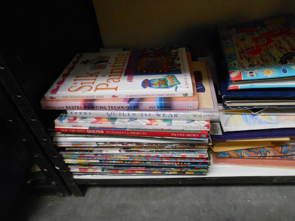 2 shelves of assorted craft books, mainly quilt making, silk painting, embroidiery etc. - Image 4 of 5