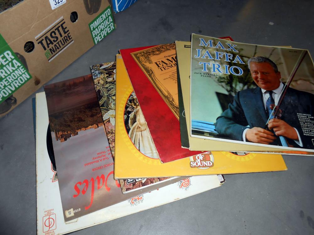 A large selection of vinyl LP records, Max Jaffa, Gilbert O'Sullivan, Marti Webb, - Image 3 of 4