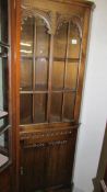 A good quality oak corner cabinet. ****Condition report**** Height 175.