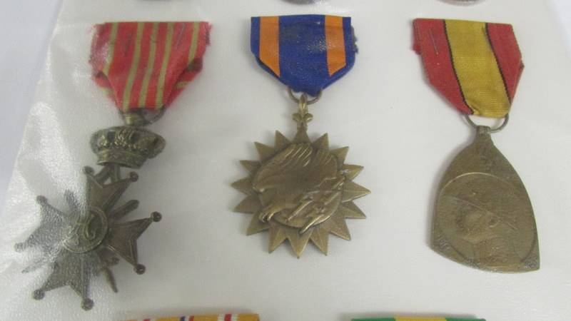 A board of 8 foreign medals. - Image 3 of 4